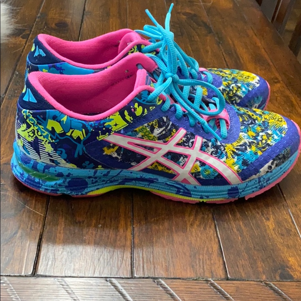 Excellent condition ASICS gel-noosa tri II shoe